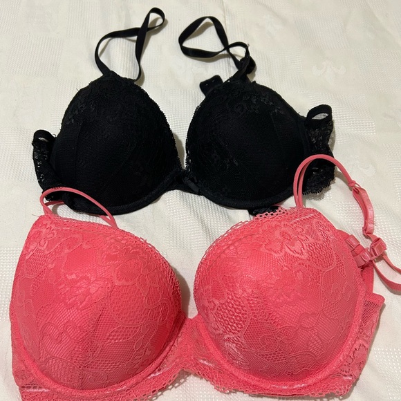 Set of 2 underwire padded bras. Pink and Black. Lace. - Picture 1 of 3